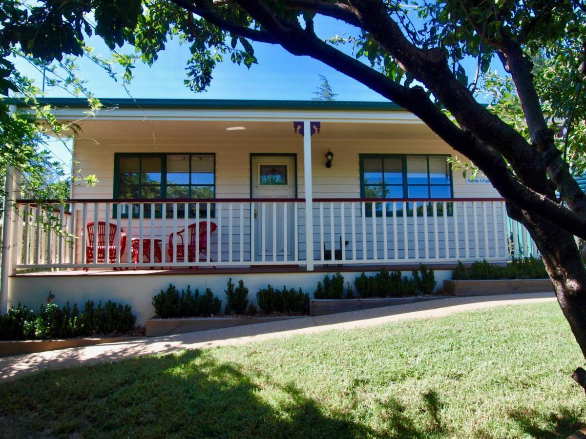 Tiffany'S Cottages Bright Exterior photo